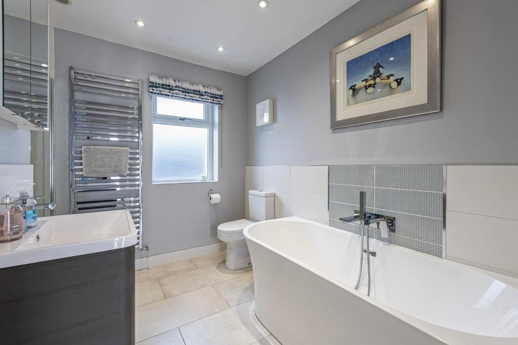 Family-Friendly Retreat Between Beach & Mountains Tremadog Exterior photo
